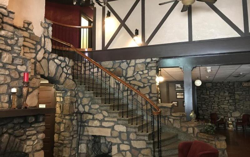Ye Olde English Inn Hollister Extérieur photo